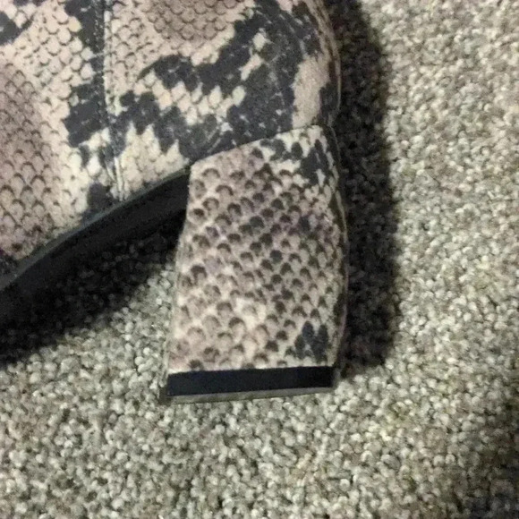 Marc Fisher medium calf tall shaft boots - Picture 6 of 13